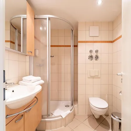 Apartment Elegant Eingerichtete Granzow